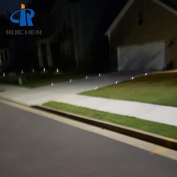 White Solar Road Stud Cat Eyes Factory For Driveway